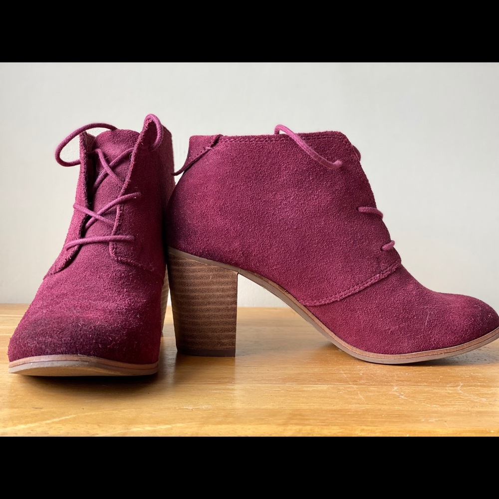 Toms size 7 burnished leather shoes